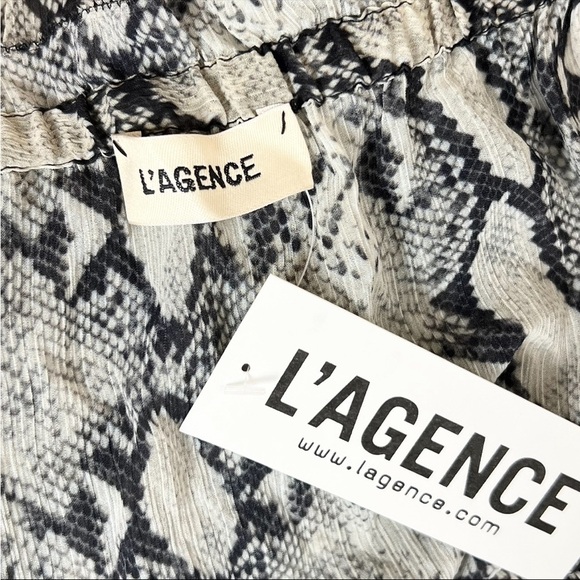 NWT L’AGENCE 70s Off Shoulder Snake Print Smock Waist Ruffle Trim Chiffon Top XS - Picture 8 of 9